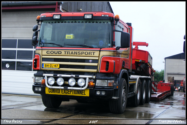 4-07-09 17-0709 978-border diverse trucks in Zeeland