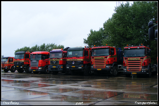 4-07-09 17-0709 980-border diverse trucks in Zeeland