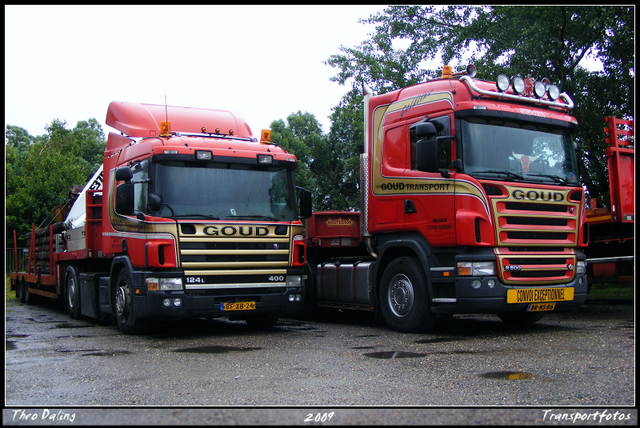 4-07-09 17-0709 985-border diverse trucks in Zeeland