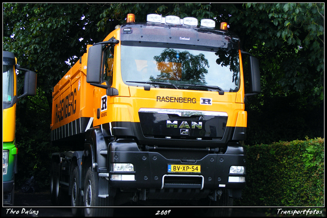 4-07-09 17-0709 1022-border diverse trucks in Zeeland