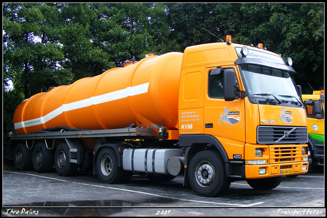 4-07-09 17-0709 1023-border diverse trucks in Zeeland