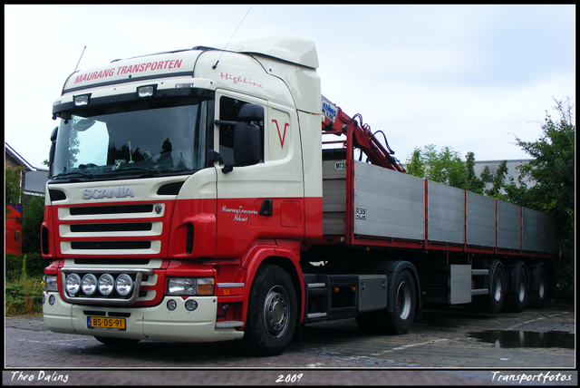 4-07-09 17-0709 1026-border diverse trucks in Zeeland