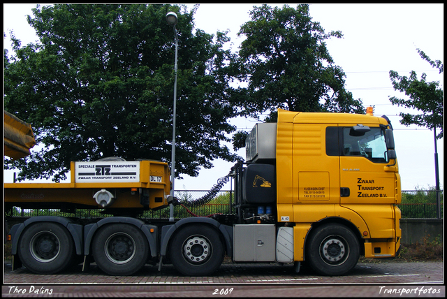 4-07-09 17-0709 1037-border diverse trucks in Zeeland