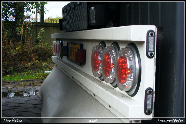 4-07-09 17-0709 1043-border diverse trucks in Zeeland