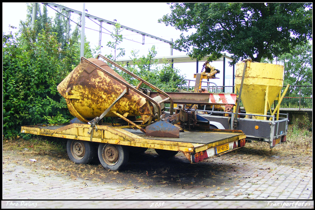 4-07-09 17-0709 1047-border diverse trucks in Zeeland