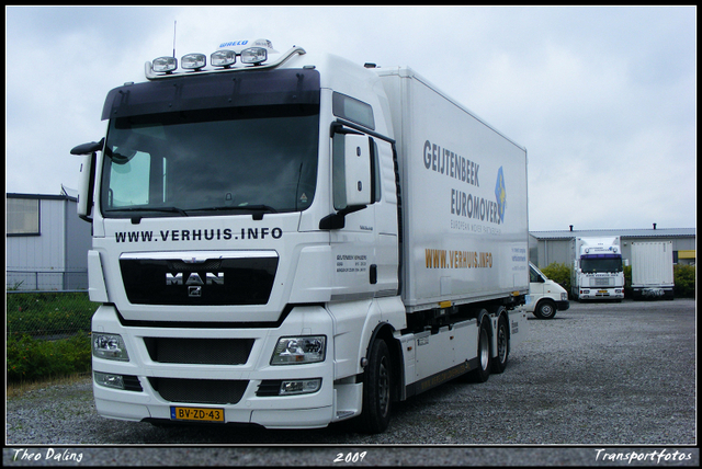 4-07-09 17-0709 1051-border diverse trucks in Zeeland