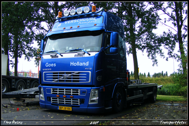 4-07-09 17-0709 1055-border diverse trucks in Zeeland