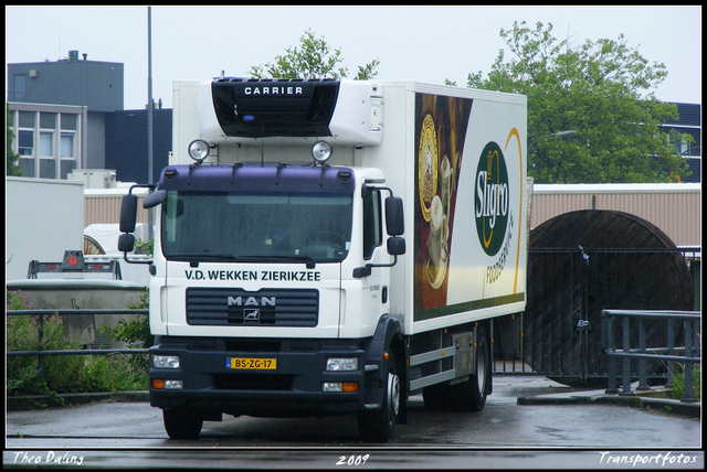 4-07-09 17-0709 1070-border diverse trucks in Zeeland