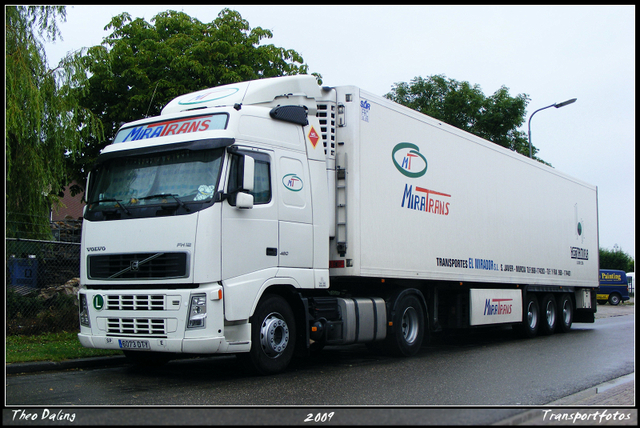 4-07-09 17-0709 1084-border diverse trucks in Zeeland