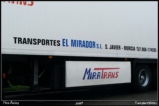 4-07-09 17-0709 1085-border diverse trucks in Zeeland