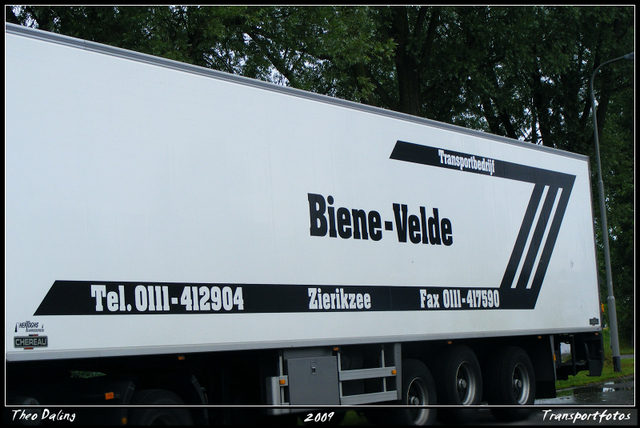 4-07-09 17-0709 1101-border diverse trucks in Zeeland