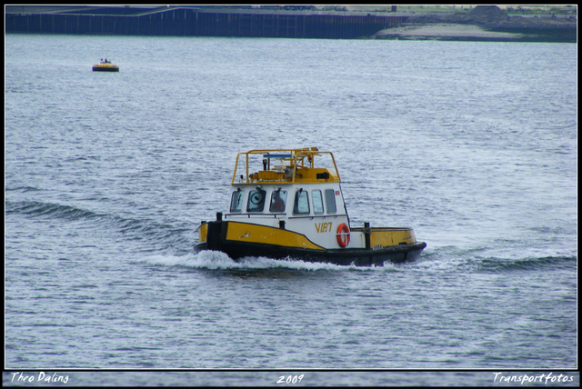 4-07-09 17-0709 1111-border diverse trucks in Zeeland