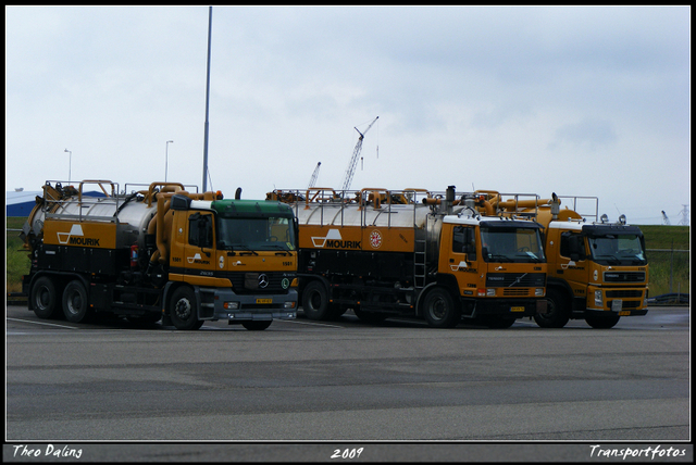 4-07-09 17-0709 1125-border diverse trucks in Zeeland