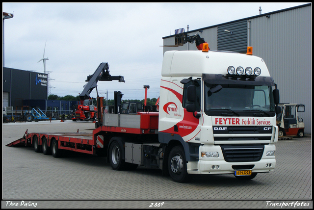 4-07-09 17-0709 1140-border diverse trucks in Zeeland
