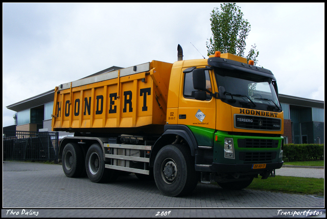 4-07-09 17-0709 1148-border diverse trucks in Zeeland