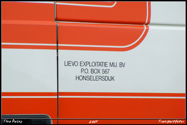4-07-09 17-0709 1152-border diverse trucks in Zeeland