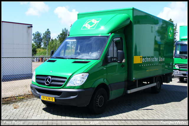 4-07-09 17-0709 1187-border diverse trucks in Zeeland