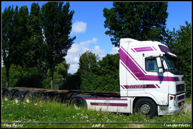 4-07-09 17-0709 1203-border diverse trucks in Zeeland