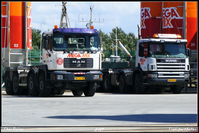 4-07-09 17-0709 1207-border diverse trucks in Zeeland
