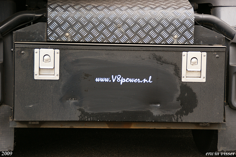 230709 015-border S-U-P-E-R