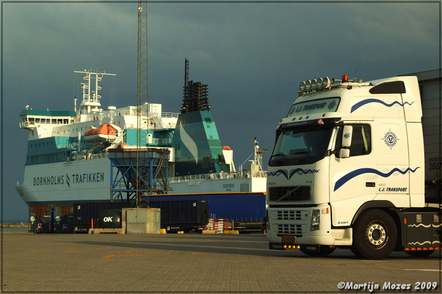 L J Transport Volvo FH12 - 480 Vrachtwagens