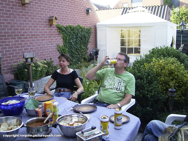 BBQ bij Ruud en Wil 07-08-09 15 Good Old Days With The Ex-Neighbors 2002-2012