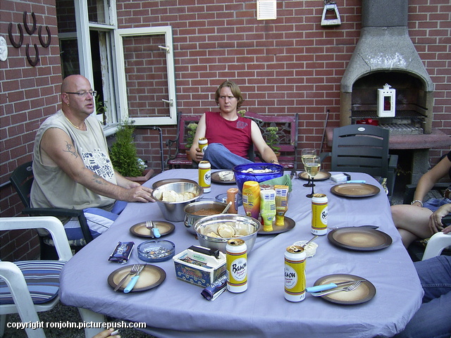 BBQ bij Ruud en Wil 07-08-09 14 Good Old Days With The Ex-Neighbors