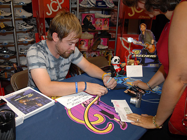 rachel 0244 David Cook - JC Penney Signing 8-6-2009