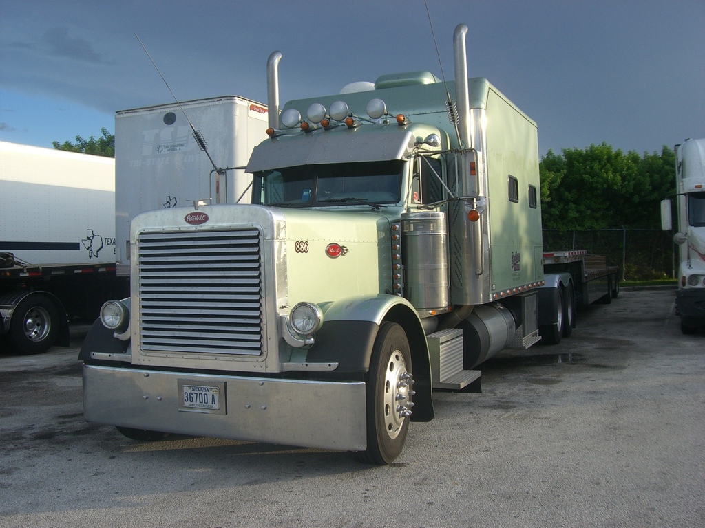 CIMG4151 - Trucks
