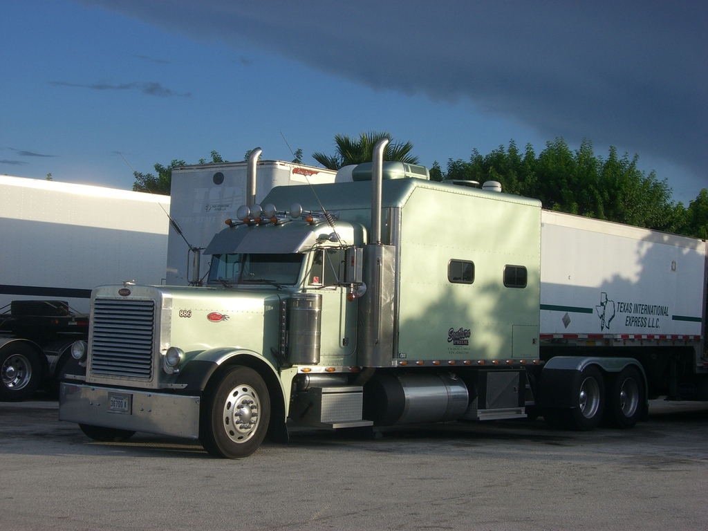 CIMG4146 - Trucks