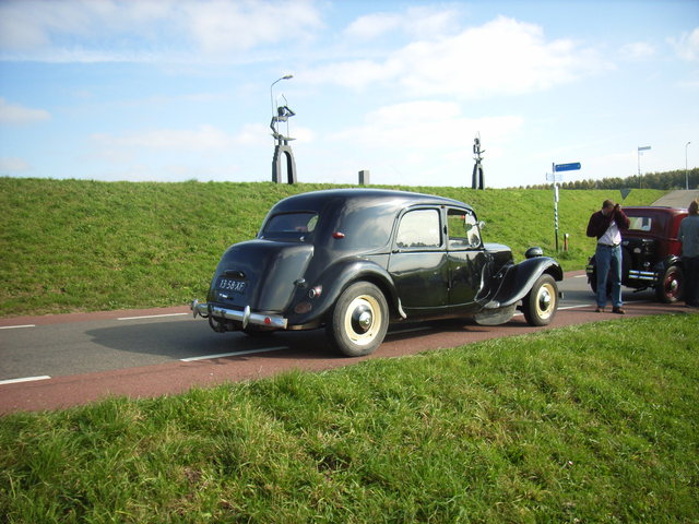 R0012154 Ritten met oude Citroen