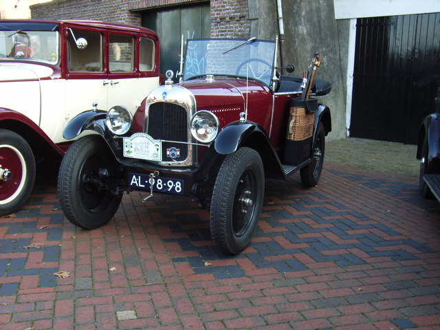 R0012177 Ritten met oude Citroen