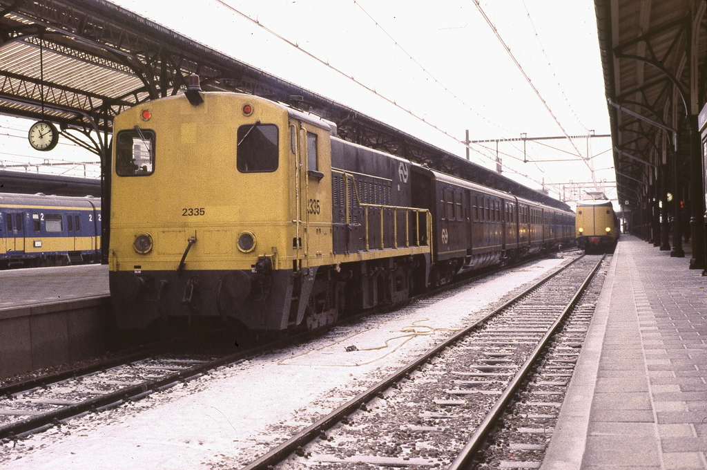 DT0427 2335 2223 4020 Groningen - 