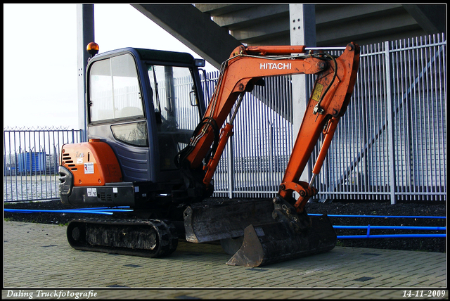 Roggen - Groningen  Hitachi  ZaxiS 25-border Wegenbouwmachines