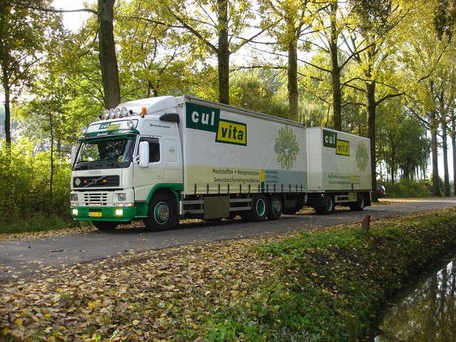 Roel-Pont Foto's van de trucks van TF leden