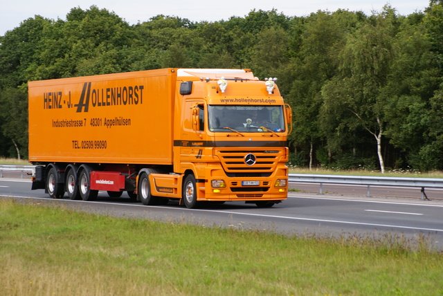 1eUittocht Assen 2009 603 vrachtwagens