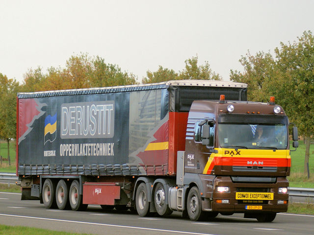 30-10-2007 060 vrachtwagens