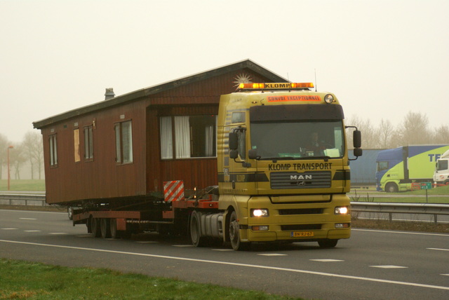 2007-19-12 022 vrachtwagens