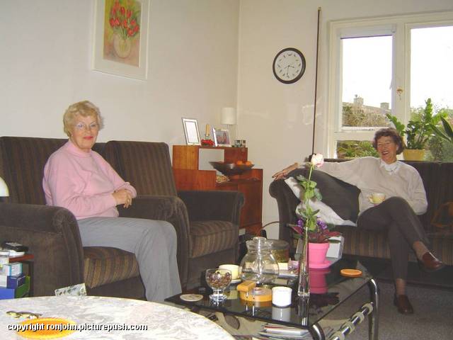 Ma bij Wim en Hennie 11-02-04 - 03 R.I.P. Moeder 14-11-1921 * 31-12-2012