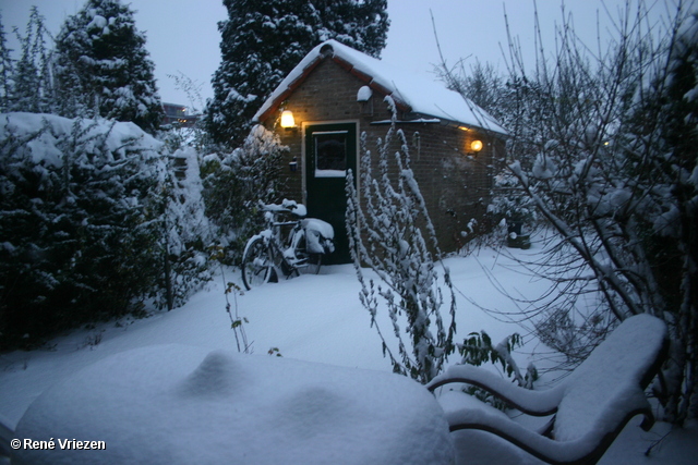  RenÃ© Vriezen 2009-12-20 #0046 Presikhaaf Sneeuw rond om huis zondag 20 december 2009