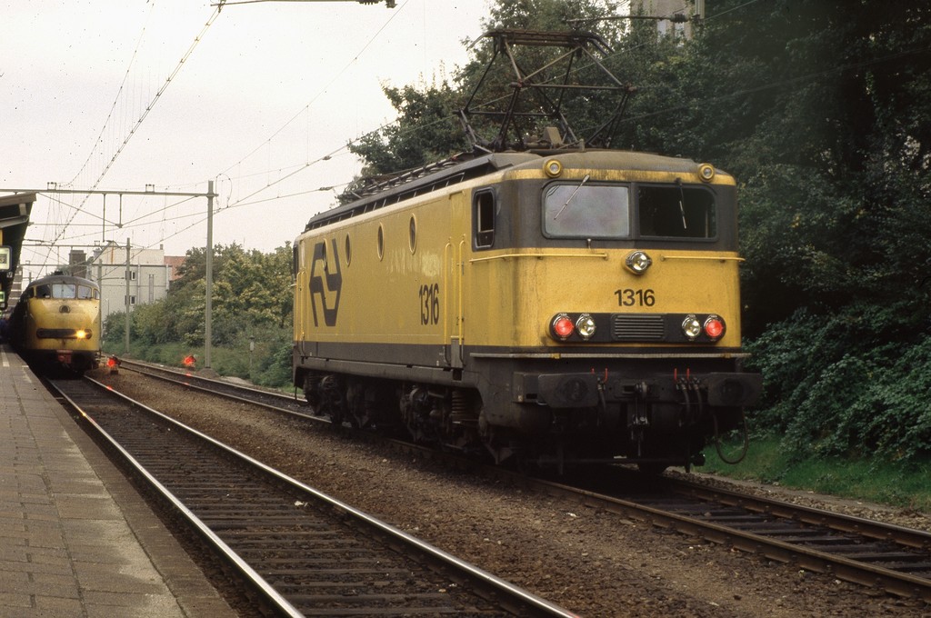 DT1211 1316 Arnhem - 