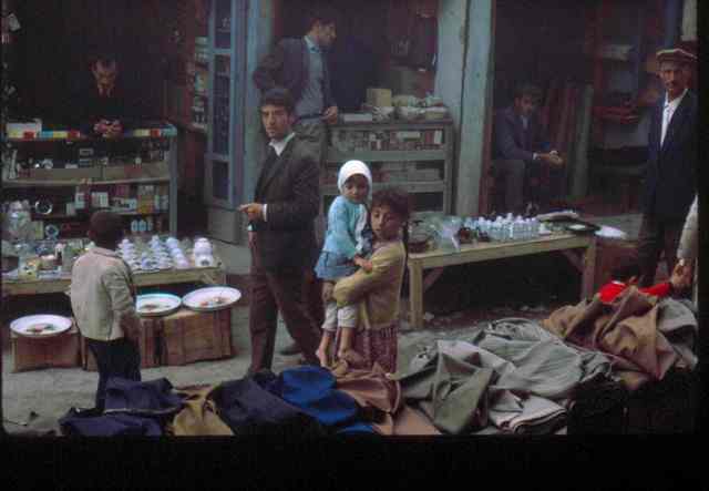 isze market Afghanstan 1971, on the road