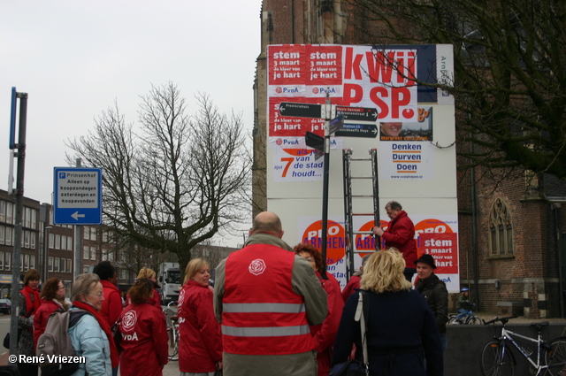  RenÃ© Vriezen 2010-01-23 #0095 PvdA Arnhem GR2010 Kandidaten plakken affiches zaterdag 23 januari 2010