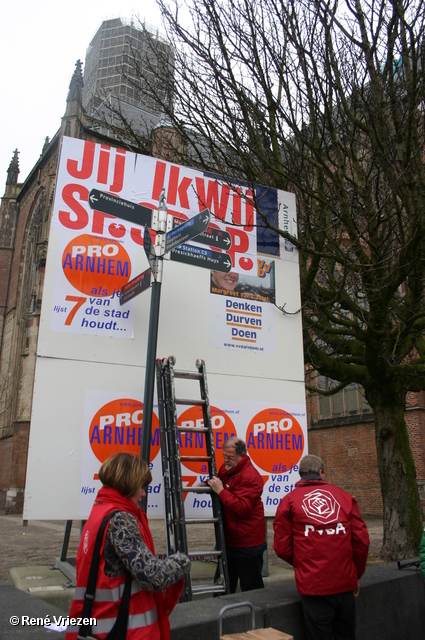  RenÃ© Vriezen 2010-01-23 #0003 PvdA Arnhem GR2010 Kandidaten plakken affiches zaterdag 23 januari 2010