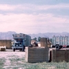 kabul vliegveld - Afghanstan 1971, on the road