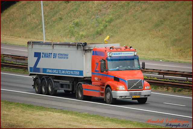 BL-NL-57 ( niet meer RDW bekend )  Zwart Transort  [Opsporing] Volvo NH