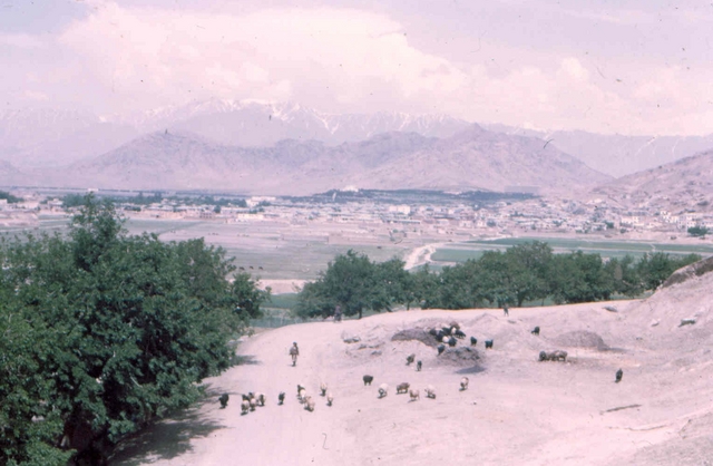 Kabul, net er buiten Afghanstan 1971, on the road