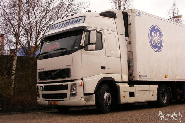 Mosselaar - Munnekezijl BN-NV-51  trekker-border Volvo  2010