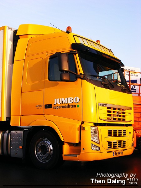 Jumbo - Veghel BV-HV-46  cabine-border Volvo  2010