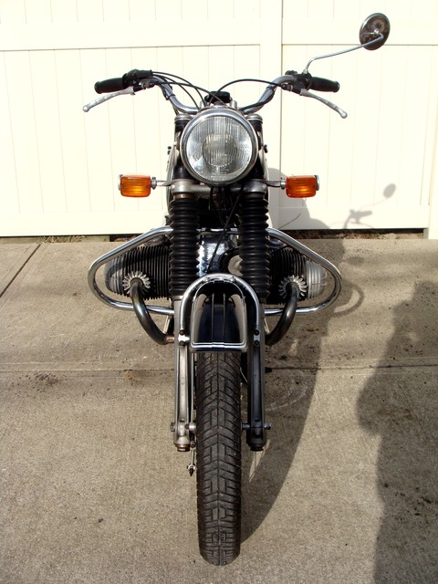 2972677 '70 R75-5 Black 22L 029 SOLD......1970 R75/5 Black #2972677 53,822 Miles. Fresh Factory Major 10K Service, New rear Tire & Battery. Original, unrestored, Good Condition.